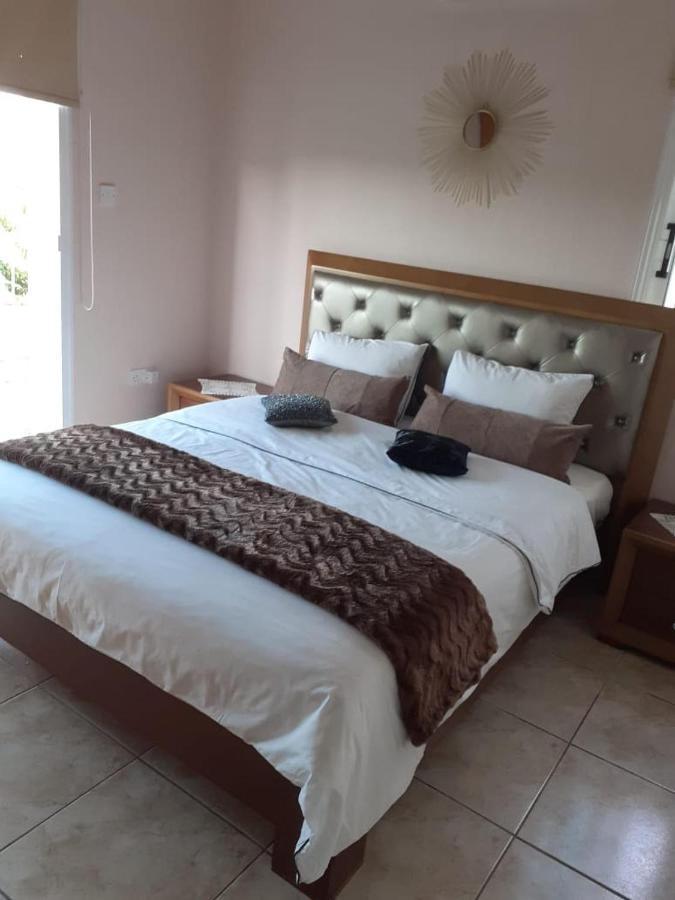 Nanas Vacation House Paphos Eksteriør bilde